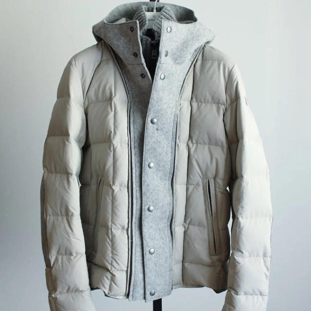 MONCLER(モンクレール)の⭕️Rm★様【極上品】希少 上級モデル モンクレール メンズ メンズのジャケット/アウター(ダウンジャケット)の商品写真