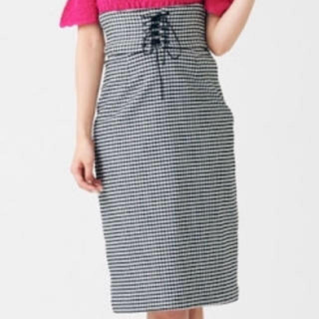 titty&co(ティティアンドコー)のハイウエスト ベルト付 スカート レディースのスカート(ひざ丈スカート)の商品写真
