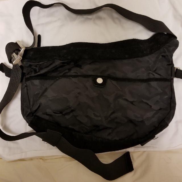 master-piece(マスターピース)のマスターピース　ショルダーバッグ　ナイロン　革　迷彩　黒 メンズのバッグ(ショルダーバッグ)の商品写真