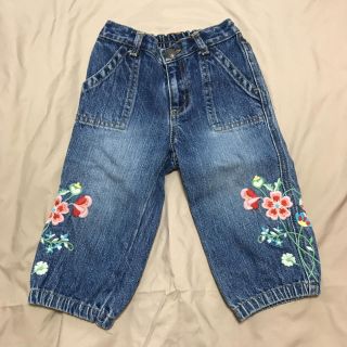 ベビーギャップ(babyGAP)のbabyGAP 刺繍デニムパンツ 18〜24M(パンツ/スパッツ)