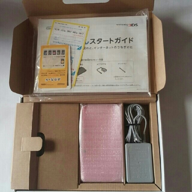 ほぼ新品　任天堂3DS   グロスピンク　セット