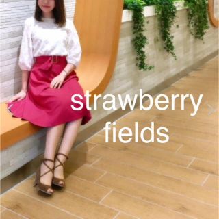 ストロベリーフィールズ(STRAWBERRY-FIELDS)の半額以下❣️タグ付き新品ストロベリーフィールズ🍓(ひざ丈スカート)