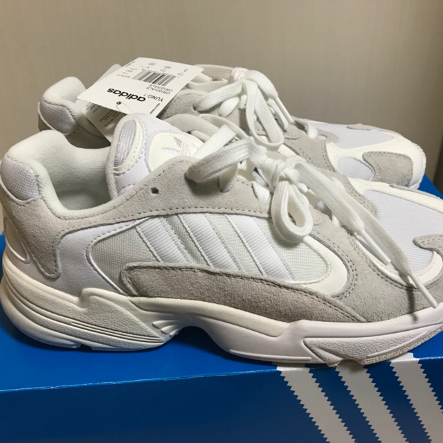 adidas(アディダス)のadidas yung-1 [26cm(US8)] メンズの靴/シューズ(スニーカー)の商品写真