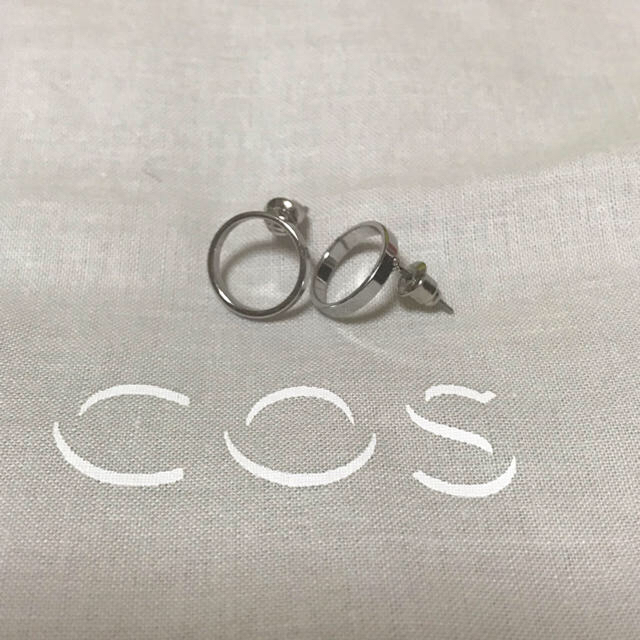 COS(コス)のCOS ピアス  レディースのアクセサリー(ピアス)の商品写真