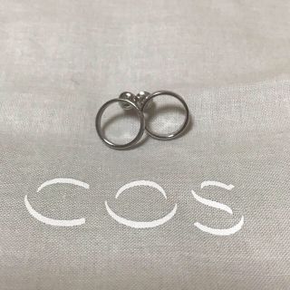 コス(COS)のCOS ピアス (ピアス)