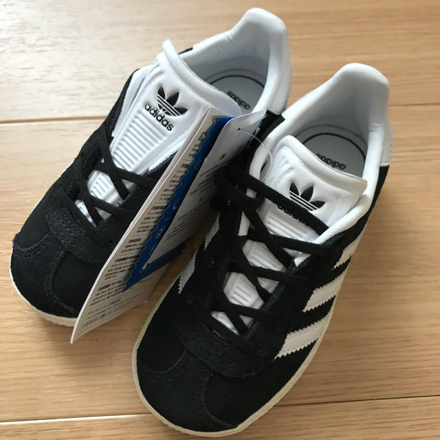 adidas(アディダス)の★新品★アディダス★キッズ★ガゼル★14.5 キッズ/ベビー/マタニティのベビー靴/シューズ(~14cm)(スニーカー)の商品写真