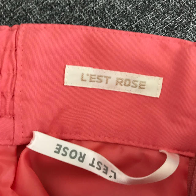 L'EST ROSE(レストローズ)の新品未使用L'EST ROSEレストローズ アシンメトリースカートピンク レディースのスカート(ひざ丈スカート)の商品写真