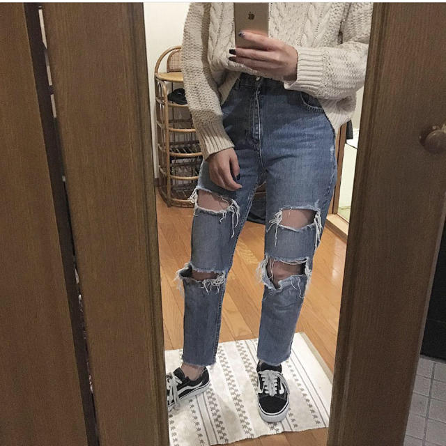 ZARA(ザラ)のダメージジーンズ レディースのパンツ(デニム/ジーンズ)の商品写真