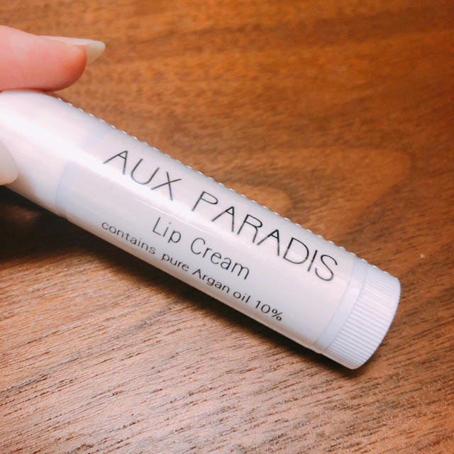 AUX PARADIS(オゥパラディ)のAUX PARADIS♡リップクリーム 新品未使用 コスメ/美容のスキンケア/基礎化粧品(リップケア/リップクリーム)の商品写真