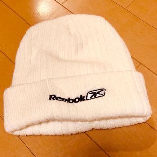 リーボック(Reebok)のニット帽 白(ニット帽/ビーニー)