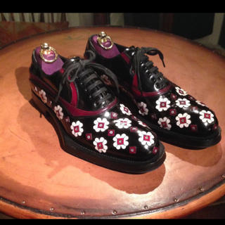 プラダ(PRADA)のプラダ 靴 花柄 PRADA フラワー シューズ 2013AW(ドレス/ビジネス)