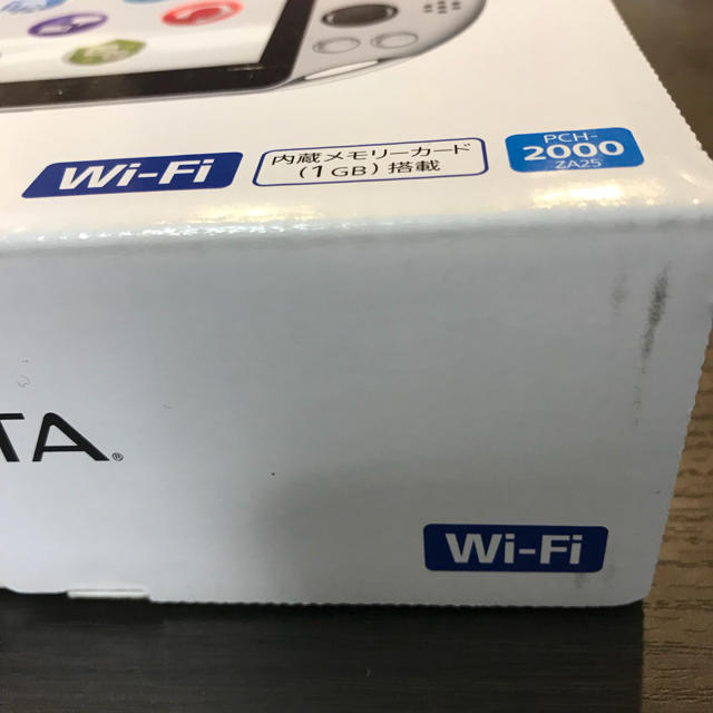 PlayStation Vita(プレイステーションヴィータ)の新品 PlayStation Vita Wi-Fiモデル 本体 psvita エンタメ/ホビーのゲームソフト/ゲーム機本体(携帯用ゲーム機本体)の商品写真