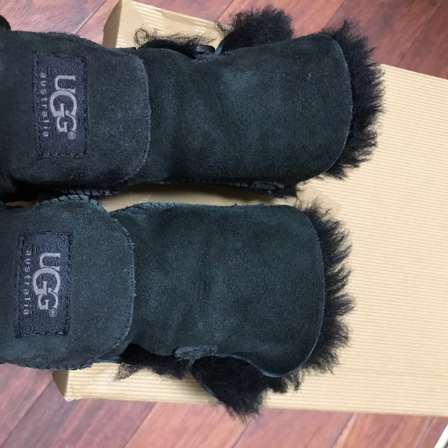 UGG(アグ)のUGG ブーツ キッズ/ベビー/マタニティのキッズ靴/シューズ(15cm~)(ブーツ)の商品写真