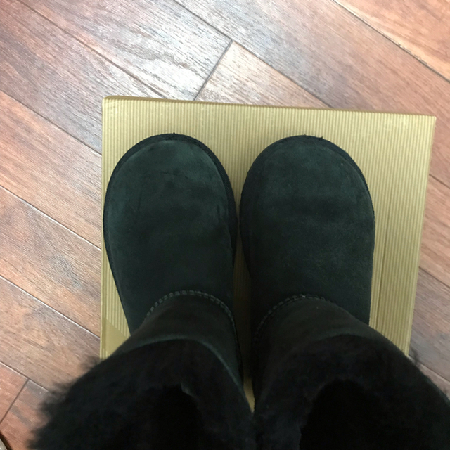 UGG(アグ)のUGG ブーツ キッズ/ベビー/マタニティのキッズ靴/シューズ(15cm~)(ブーツ)の商品写真