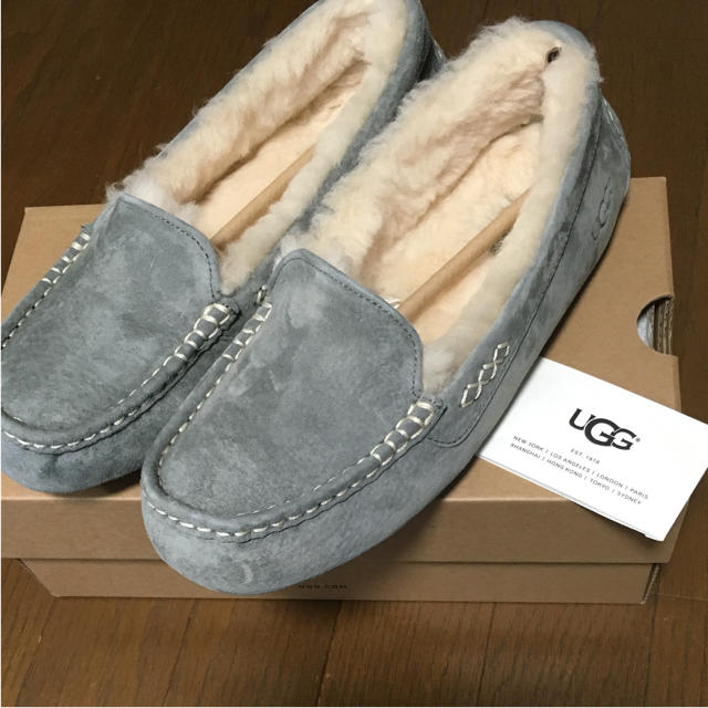 UGG(アグ)の【新品】UGG アンスレー モカシン US8 レディースの靴/シューズ(スリッポン/モカシン)の商品写真