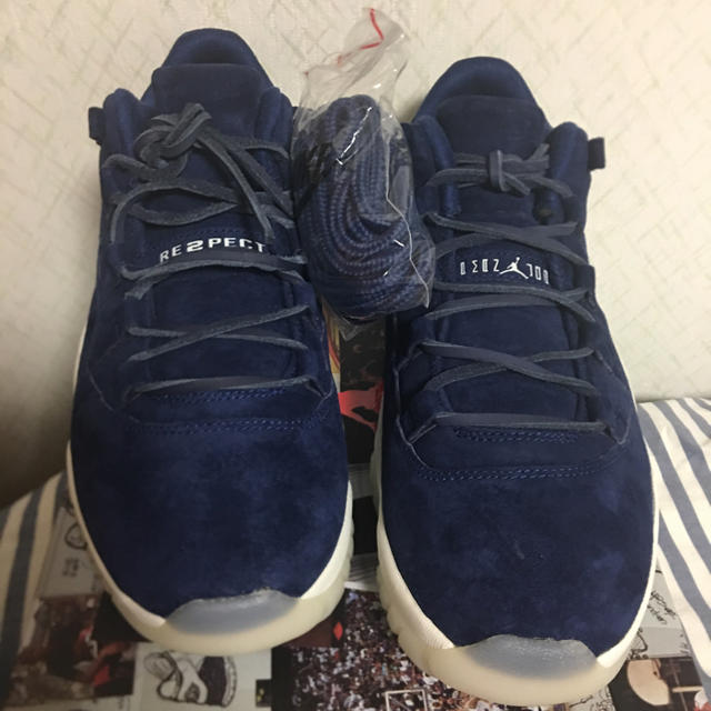 NIKE(ナイキ)のAIR JORDAN 11 LOW RE2PECT ヤンキース ジーター メンズの靴/シューズ(スニーカー)の商品写真