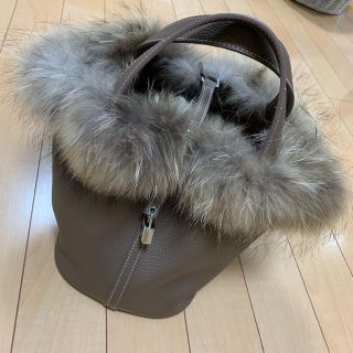 ザラ(ZARA)のファーバッグ✨リアルファー✨本革✨バッグ✨未使用(ハンドバッグ)