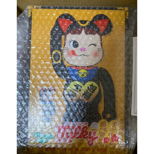 MEDICOM TOY(メディコムトイ)の送込 be＠rbrick ペコちゃん 招き猫 ベアブリック 400% 100% エンタメ/ホビーのフィギュア(その他)の商品写真