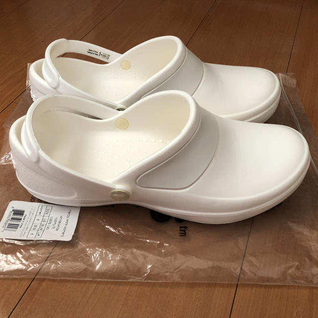 crocs(クロックス)のcrocs クロックス マーシーワーク ナースシューズ 白 医療用 レディースの靴/シューズ(その他)の商品写真