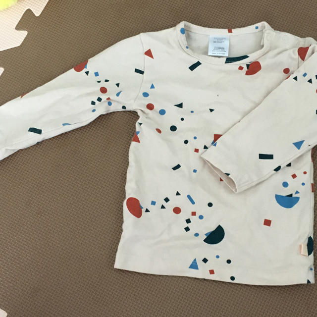 ZARA KIDS(ザラキッズ)のtinycottons 長袖Tシャツ ロンT 6-12m キッズ/ベビー/マタニティのベビー服(~85cm)(シャツ/カットソー)の商品写真