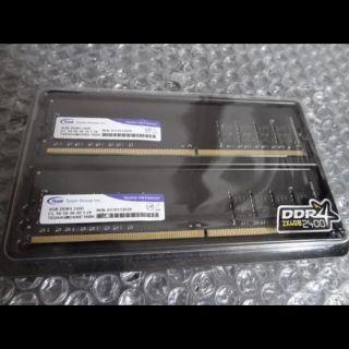 DDR4メモリ　2400　4G×2(PCパーツ)