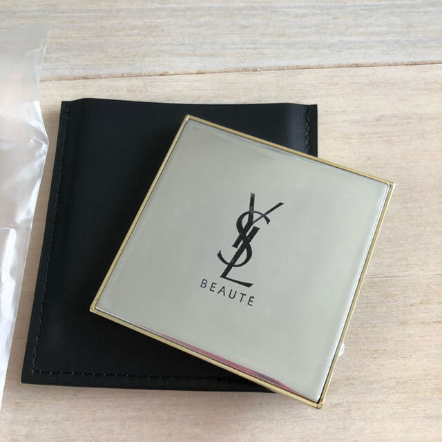 Yves Saint Laurent Beaute(イヴサンローランボーテ)のイヴ・サンローラン／ミラー レディースのファッション小物(ミラー)の商品写真