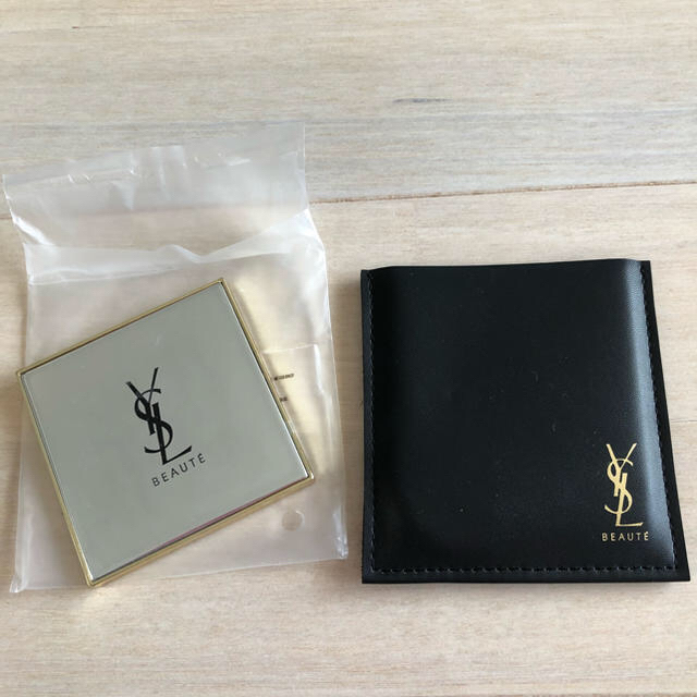 Yves Saint Laurent Beaute(イヴサンローランボーテ)のイヴ・サンローラン／ミラー レディースのファッション小物(ミラー)の商品写真