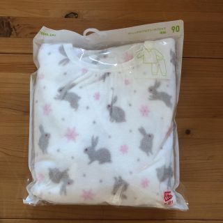 ユニクロ(UNIQLO)の‼️専用‼️ユニクロ うさぎ柄♥長袖 フリースパジャマ 90(パジャマ)