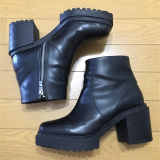 ザラ(ZARA)の予約済み ショートブーツ 厚底(ブーツ)