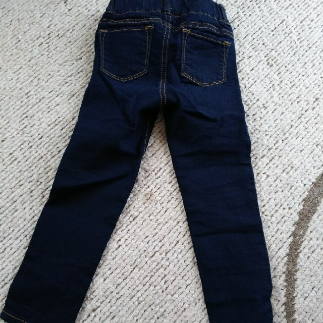 babyGAP(ベビーギャップ)の未使用　babyGAP　デニム　100 キッズ/ベビー/マタニティのキッズ服女の子用(90cm~)(パンツ/スパッツ)の商品写真