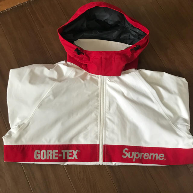 GORE-TEX Court Jacket  supreme シュプリームマウンテンパーカー