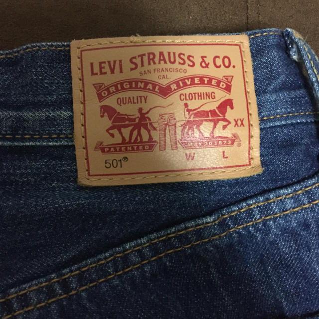 Levi's(リーバイス)のリーバイス 501 w23 l32 ストレート ボーイフレンドデニム 23インチ レディースのパンツ(デニム/ジーンズ)の商品写真