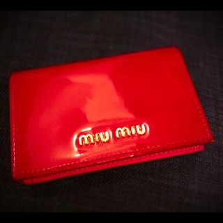 ミュウミュウ(miumiu)のmiumiu名刺入れ(名刺入れ/定期入れ)