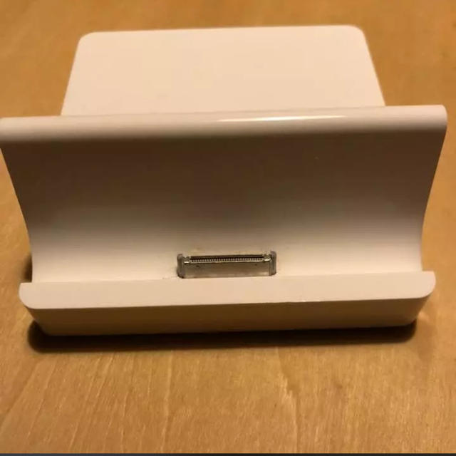 Apple(アップル)の送料込 iPad Apple純正 クレードル スタンド 充電器 スマホ/家電/カメラのスマホアクセサリー(その他)の商品写真