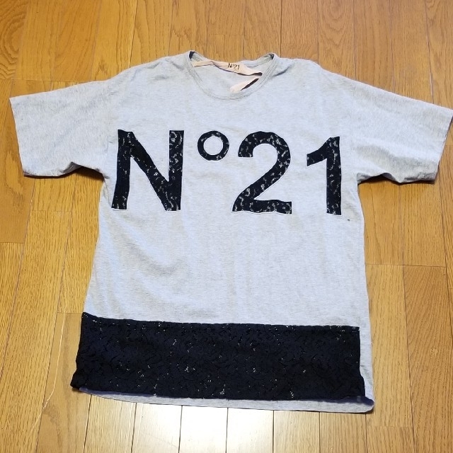 N°21(ヌメロヴェントゥーノ)のヌメロヴェントゥーノ レディースのトップス(Tシャツ(半袖/袖なし))の商品写真