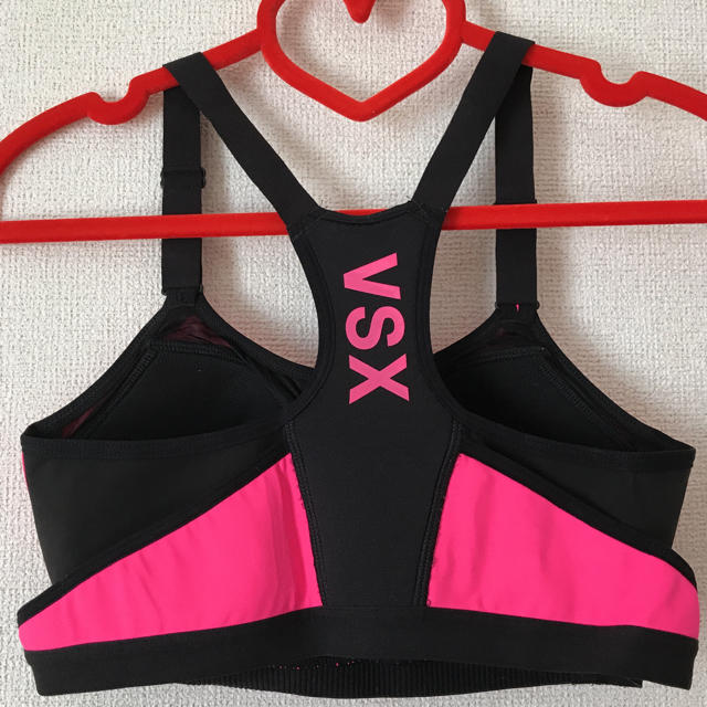 Victoria's Secret(ヴィクトリアズシークレット)の【ayaさん専用】Victoria'sSecret☆トップス スポーツ/アウトドアのトレーニング/エクササイズ(ヨガ)の商品写真