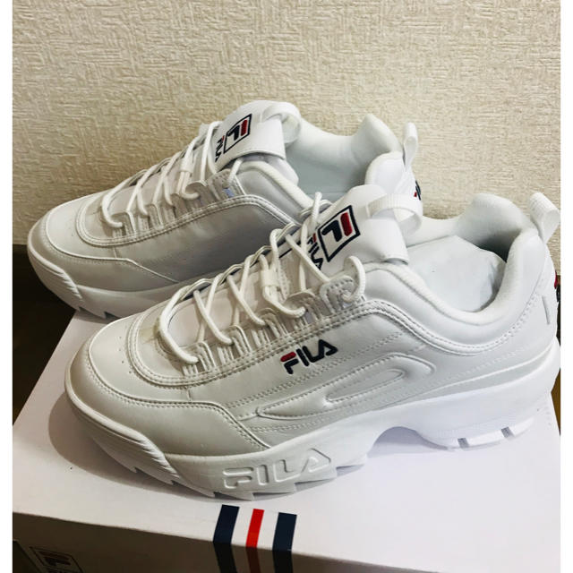 FILA(フィラ)のFILA DISRUPTOR2 白 27.5cm メンズの靴/シューズ(スニーカー)の商品写真