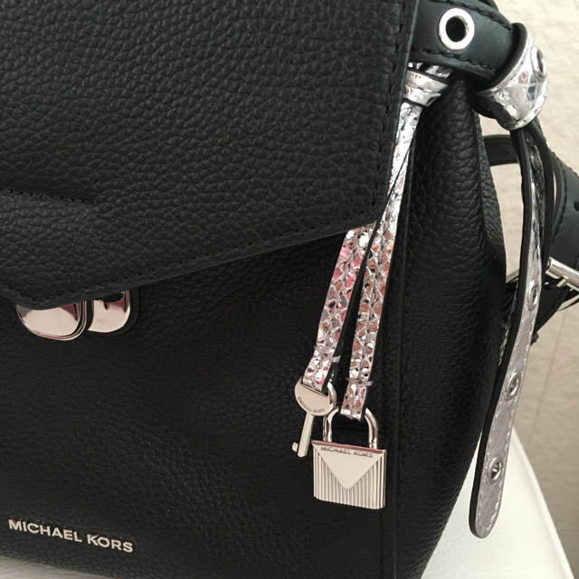 Michael Kors(マイケルコース)のマイケルコース❗️牛革リュック レディースのバッグ(リュック/バックパック)の商品写真