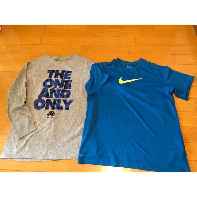 NIKE(ナイキ)のNIKE Tシャツ 2枚セット (Ｌ) ジュニア キッズ/ベビー/マタニティのキッズ服男の子用(90cm~)(Tシャツ/カットソー)の商品写真