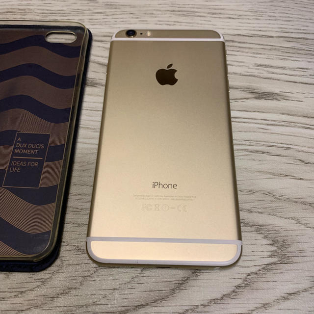 Apple(アップル)の完動品 iPhone 6 Plus Gold 128 GB SIMフリー スマホ/家電/カメラのスマートフォン/携帯電話(スマートフォン本体)の商品写真