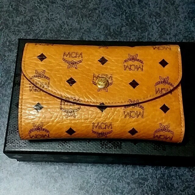 MCM(エムシーエム)のMCM財布 レディースのファッション小物(財布)の商品写真