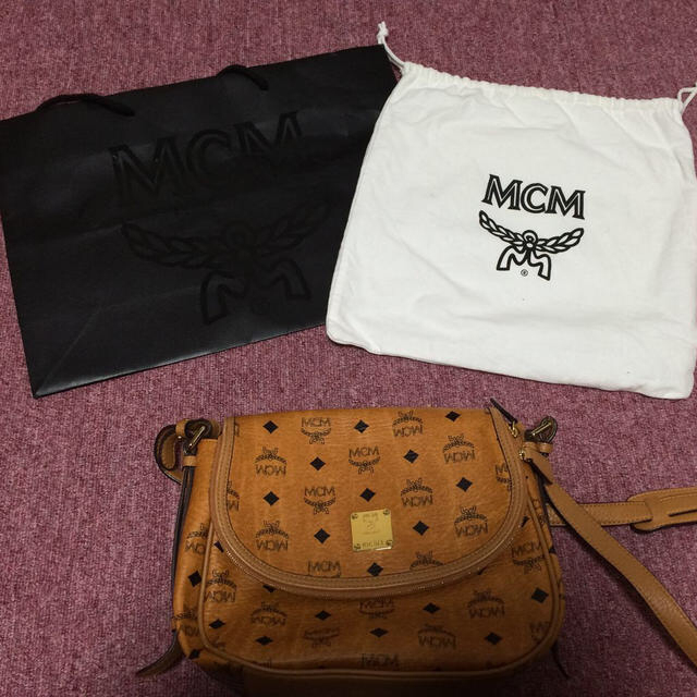 MCM(エムシーエム)のMCM★ショルダーバッグ レディースのバッグ(ショルダーバッグ)の商品写真