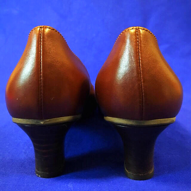 BRUNOMAGLI(ブルーノマリ)の美品 ブルーノマリ パンプス レディースの靴/シューズ(ハイヒール/パンプス)の商品写真
