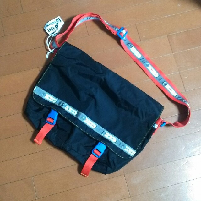 LeSportsac(レスポートサック)のLeSportsacショルダーバッグ メンズのバッグ(メッセンジャーバッグ)の商品写真