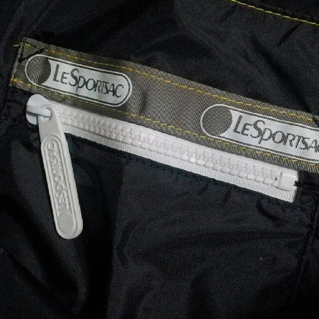 LeSportsac(レスポートサック)のLeSportsacショルダーバッグ メンズのバッグ(メッセンジャーバッグ)の商品写真