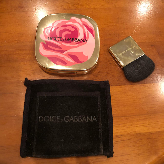 DOLCE&GABBANA(ドルチェアンドガッバーナ)のドルチェ&ガッバーナ チーク コスメ/美容のベースメイク/化粧品(チーク)の商品写真