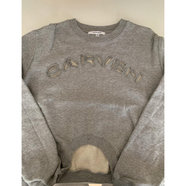 CARVEN(カルヴェン)のcarven カットアウトロゴスウェット レディースのトップス(トレーナー/スウェット)の商品写真