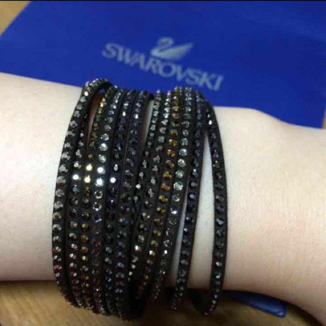 SWAROVSKI(スワロフスキー)のスワロフスキー♡ブレスレット レディースのアクセサリー(ブレスレット/バングル)の商品写真