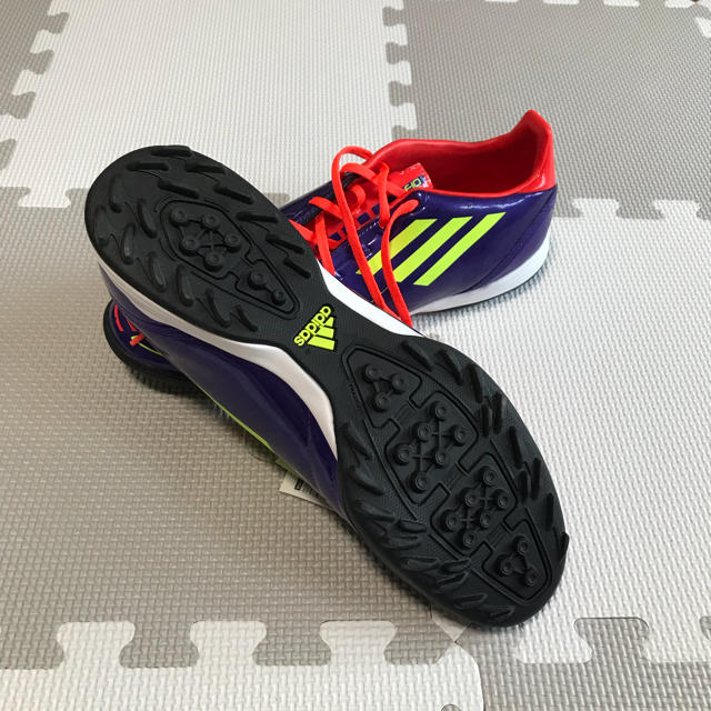 adidas(アディダス)のF10 TRX TF 26.5cm スポーツ/アウトドアのサッカー/フットサル(シューズ)の商品写真