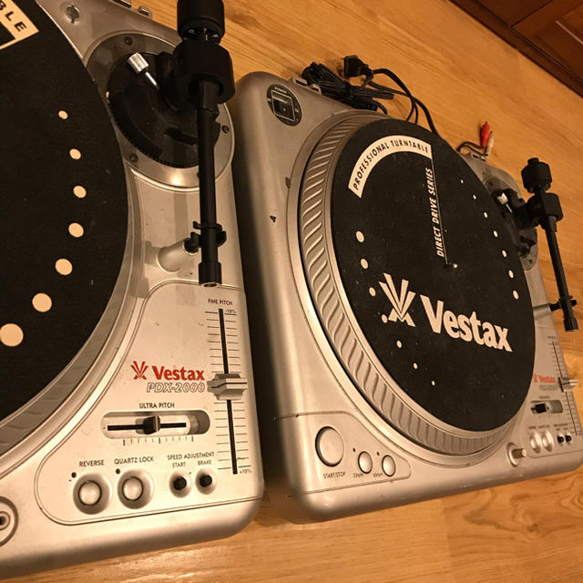 audio-technica(オーディオテクニカ)のvestax pdx-2000 ターンテーブル ベスタックス 廃盤 2台セット 楽器のDJ機器(ターンテーブル)の商品写真